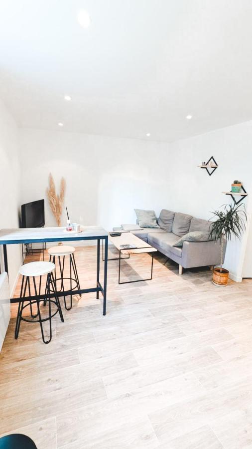 Apartment L'elegant - Ideal Couple - Parking Gratuit